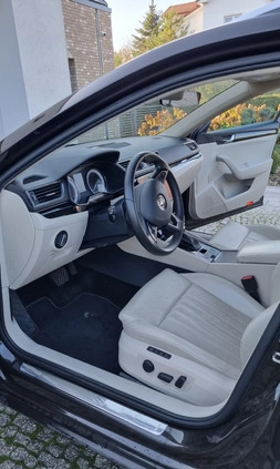 Skoda Superb cena 79900 przebieg: 210000, rok produkcji 2017 z Kostrzyn nad Odrą małe 137